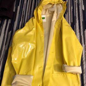 Western Chief Kids Yelllow Raincoat size 11/12.